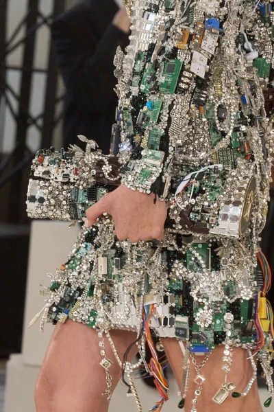 Look 22